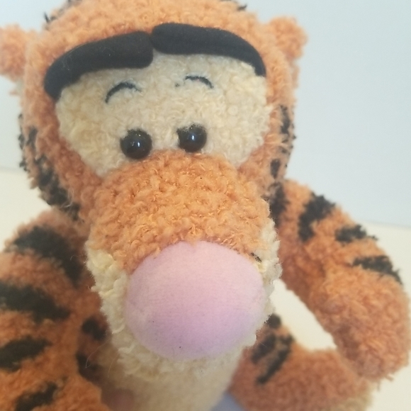 Vintage Singing Poseable Tigger Plush from Winnie the Pooh Mattel 1998 - Picture 6 of 10